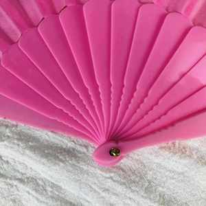 Elegante Abanico Plegable Tallado a Mano con Música, Hecho a Mano para el Año Nuevo Chino, Halloween y Bodas, con Mango de Plástico - Product Image 5