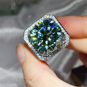 Bague de luxe pour homme 20 <span class=keywords><strong>carats</strong></span> Moissanite verte Bague en argent 925 pour homme <span class=keywords><strong>Vente</strong></span> en gros de bague en diamant pour homme en <span class=keywords><strong>vente</strong></span> - Product Image 5