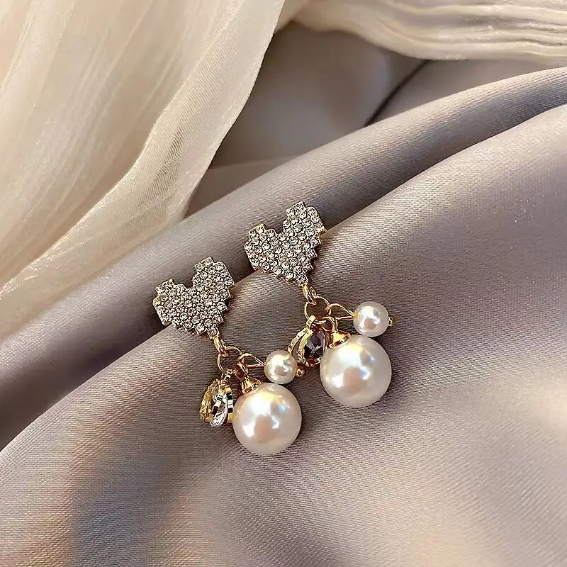 Korean Temperament Fairy Air Wild Lady Style Pearl Love Pendant Earrings Female Simple Sweet Exquisite Fashion Stud Earrings