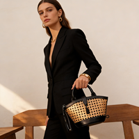 Bolsa de Cesta de Rattan Vintage para Mulheres - Bolsa de Mão e Transversal de Luxo com Detalhes em Couro para Praia de Verão e Uso Diário