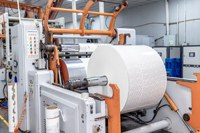 Prix bon marché de vente d'usine rouleaux de papier couché Pe unique utilisé pour les gobelets en papier avec impression