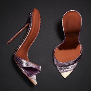 Sandali a spillo <span class=keywords><strong>con</strong></span> punta a punta da donna <span class=keywords><strong>con</strong></span> <span class=keywords><strong>tacco</strong></span> alto e stampa serpente - Product Image 1