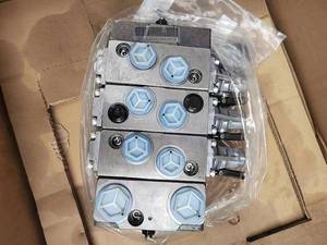 แดนฟอสส์ PVg32-3 วาล์วควบคุมแบบแมนนวลหลายทิศทาง - Product Image 1