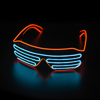 Nouveau modèle chaud LED lunettes rougeoyantes lunettes de soleil lueur de noël avec lumière clignotante pour décorations de fête et Costumes