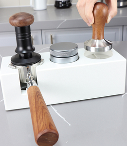 2024 Top Seller Coffee Tamper 51MM Base de acero inoxidable Mango de madera Herramienta de mango de espresso - Product Image 6