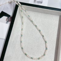 Collier en or 18 carats avec perle d'eau douce naturelle (avec apatite)