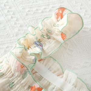 Set Pigiama Estivo da Donna Personalizzato in Cotone Traspirante, con Morbida Canotta e Pantaloncini con Elastico in Vita per Notti Confortevoli - Product Image 5