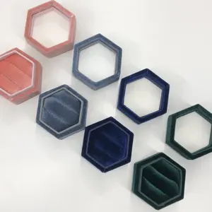 Aangepaste Logo Sieraden Doos Bruiloft Vintage Luxe Hexagon Fluwelen Dubbele Ring Box Verpakking