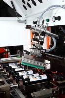 Nouvelle ligne de production d'impression sérigraphique automatique monochrome à servomoteurs complets pour l'impression d'étiquettes de conteneurs/bouteilles/cartes, cosmétiques/boissons