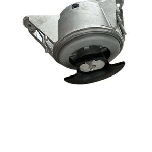 Soporte de motor automático 2062401400 2062401500 Soporte de montaje para piezas de motor Merce-des Be-nz W206 - Product Image 2