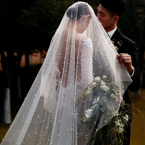 W073005 Velo da Sposa Bianco, Velo Nuziale Lungo fino ai Dita, Monostrato con Pettine, Velo Lungo e Brillante per la Sposa - Product Image 1