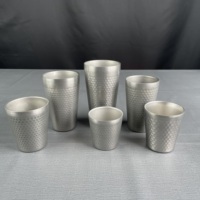 Fabricant vente en gros tasse isotherme à double paroi à motif diamant verres à bière en acier inoxydable de style classique pour boissons chaudes et froides