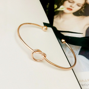 Atacado: Nova Pulseira Bracelete Aberta Feminina Banhada a Ouro, Prata e Rosé com Nó Simples – Joia Elegante para Mulheres - Product Image 4