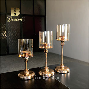 Beacon Juego de 3 Portavelas Dorados Graduados con Campanas de Vidrio Ámbar, Centros de Mesa de Lujo para Bodas - Product Image 2