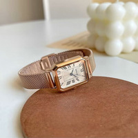 Montre rectangulaire en or rose pour femmes, pour étudiantes - Luxe léger, mode artistique, style universitaire rétro
