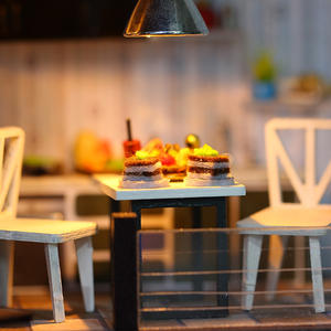 IIECREATE Juego <span class=keywords><strong>de</strong></span> <span class=keywords><strong>casa</strong></span> <span class=keywords><strong>de</strong></span> <span class=keywords><strong>muñecas</strong></span> en miniatura hecha a mano Hermosa Luz <span class=keywords><strong>de</strong></span> madera DIY <span class=keywords><strong>con</strong></span> piscina 3D Modelo ensamblado Muebles para adultos - Product Image 4