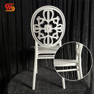 เก้าอี้เรซิ่นสีขาวทันสมัย ดีไซน์เรียบหรู พนักพิงลายสวยงาม เหมาะสำหรับงานแต่งงานและงานปาร์ตี้ - Product Image 6