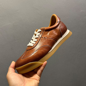 QHCCID Baskets rétro en cuir de poney pour hommes, talon bas, semelle extérieure en caoutchouc, chaussures de marche décontractées légères - Product Image 1
