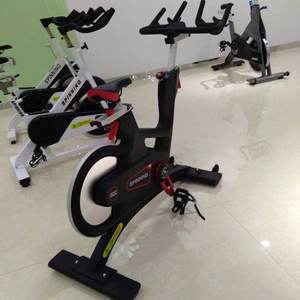 Vélo d'exercice de qualité supérieure pour salle de <span class=keywords><strong>sport</strong></span> commerciale, vélo de <span class=keywords><strong>cardio</strong></span> à domicile entraîné par une courroie électrique pour l'entraînement - Product Image 2