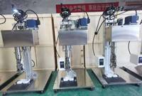 Machine de sertissage et de bouchage automatique électrique à tête unique 800 bouteilles/heure - Utilisation pour bouteilles en verre/plastique/métal dans l'industrie chimique