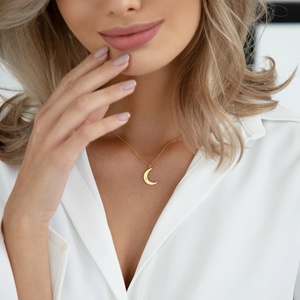 <span class=keywords><strong>Collana</strong></span> <span class=keywords><strong>Luna</strong></span> di Inspire Jewelry, <span class=keywords><strong>Collana</strong></span> Personalizzabile con Lettera e <span class=keywords><strong>Luna</strong></span>, Gioiello Popolare in Acciaio Inossidabile, Regalo per Donne - Product Image 5
