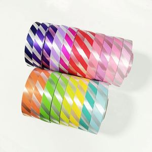 Rouleaux de ruban en plastique imprimé en polypropylène métallique de couleurs assorties bobine de cadeau de décoration de Noël avec effet de bouclage - Product Image 1