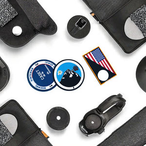 2025 Patch en PVC en caoutchouc de haute qualité de conception personnalisée pour sac Offre Spéciale Patch en Silicone classique avec logo personnalisé - Product Image 3