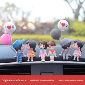 Muñecos de Resina de Pareja Besándose, Adornos Eléctricos para el Tablero del Automóvil, Decoraciones Interiores, Marca ZIYU, 5x5x5x10cm - Product Image 2