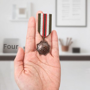 Set di Distintivi da <span class=keywords><strong>Sceriffo</strong></span> e da Agente, Spilla da Bavero in Metallo, Accessorio Stile Old West, <span class=keywords><strong>Distintivo</strong></span> WesternSafety per Adulti e Bambini - Product Image 4