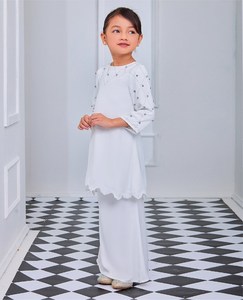 Vente en gros OEM Malaisie <span class=keywords><strong>Kurung</strong></span> pour enfants en mousseline de soie, vêtements musulmans, <span class=keywords><strong>Baju</strong></span> <span class=keywords><strong>Kurung</strong></span> moderne pour enfants - Product Image 5