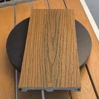 Planches de terrasse en WPC à profil M pour aménagement paysager commercial, revêtement composite à relief profond pour allées de jardin extérieures