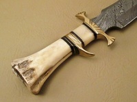 Pisau Bowie Baja Damaskus Buatan Tangan Model Drop Point Clip Point 9-inci Bermata Gerigi Gagang Kayu untuk Kegiatan Luar Ruangan, Berkemah, Bertahan Hidup, dan Berburu