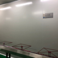 Ligne de revêtement automatique par robot de pulvérisation