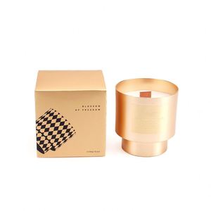 Bougie parfumée en cire de soja Blossom of Freedom dans un bocal en métal doré avec mèche en bois, aromathérapie, 290 g - Product Image 1