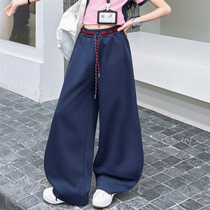 Set di Abbigliamento per Bambine Estate 2026: <span class=keywords><strong>Polo</strong></span> a Righe <span class=keywords><strong>Bianca</strong></span> e Rosa + Pantaloni Larghi Blu Navy, Completo 2 Pezzi - Product Image 3