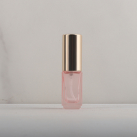 Bouteille en verre rose de luxe couvercle de pompe Glad 5ml 10ml 15ml 20ml crème de soin de la peau forme carrée emballage cosmétique parfumé