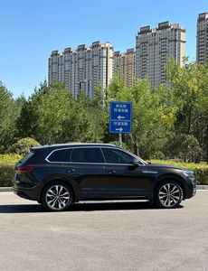 VW <span class=keywords><strong>Touareg</strong></span> <span class=keywords><strong>R</strong></span>-<span class=keywords><strong>LINE</strong></span> 2020, Estándar de Emisiones Euro VI, Volante a la Izquierda, Motor Diésel+Gasolina, Tamaño de Neumáticos R19, Usado - Product Image 4