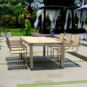 Table à manger Prague en teck de haute qualité et en fer robuste, très adaptée aux maisons, villas, hôtels et complexes hôteliers - Product Image 1