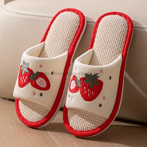 Sandalias de PVC Antideslizantes para Mujer, Suela Suave y Silenciosa, para Interiores, Modelo Strawberry Four Seasons - Product Image 6