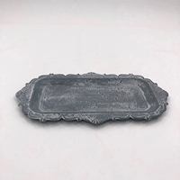 Plateau de rangement décoratif rustique et orné en métal vieilli pour bijoux, cosmétiques, plateau de vanité, décoration de table, style ferme, décoration intérieure