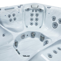 Jacuzzi Moderno VIRLUX con Sistema Plug and Play, 54 Jets, Calentador de 3.0kW, 50 Pies Cuadrados Filtro para una Fácil Instalación en el Hogar en una Villa