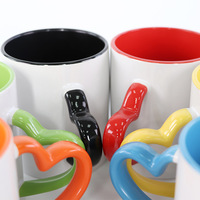 Tasse intérieure colorée drôle de 11oz avec logo personnalisé tasses à café à sublimation en blanc avec poignée en forme de cœur pour impression par sublimation