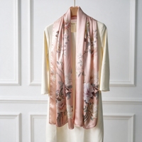 Écharpe longue en soie de mûrier satinée pour femme, motif pivoine et magnolia de peinture chinoise, accessoire de style chinois élégant, faible MOQ, personnalisable