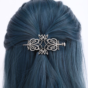 Fermaglio per Capelli Celtico Vintage in Argento con Nodo Intricato e Design Floreale, Perfetto per Stili Medievali, Boho e Folk, Pezzo Unico Culturale - Product Image 3