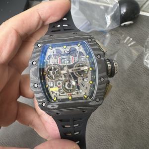 Montre automatique de sport de luxe pour homme, modèle 2026, la plus vendue, en fibre de carbone 11-03Ntpt, avec boîtier tonneau, mouvement mécanique et verre saphir ajouré - Product Image 2