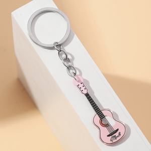Llavero de guitarra acrílico de doble cara de gran venta, colgante realista de rock y hip-hop para coche, nuevo llavero transfronterizo de plástico - Product Image 3