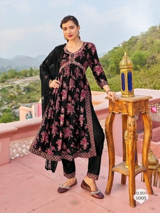 อุปทานโรงงานขายส่งเรยอน 14 กก. ฟอยล์พิมพ์นักออกแบบ Alia ตัดกางเกง Kurti พร้อมดูปัตตาเพื่อการขายส่งออก - Product Image 5