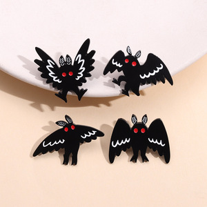 Alfileres de esmalte Mothman, broches de animales de criatura <span class=keywords><strong>Invisible</strong></span> de ojo rojo personalizados, insignias de solapa, Pin Punk gótico, <span class=keywords><strong>regalo</strong></span> de joyería <span class=keywords><strong>para</strong></span> amigos - Product Image 3