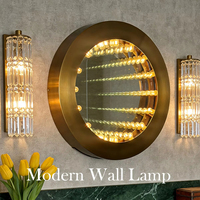 Applique murale moderne à LED avec miroir infini et finition laiton antique pour usage domestique et commercial – Design de miroir infini haut de gamme