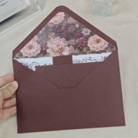 Invitation de mariage vintage personnalisée imprimée, carte à bords déchirés, doublure florale marron chocolat, enveloppe, monogramme, invitations de mariage rustiques